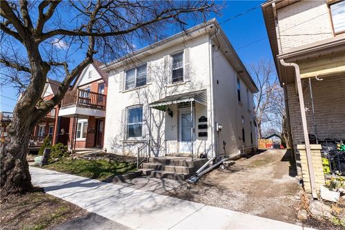 300 Dalhousie St, Brantford, ON, N3S3V5 | Card Image