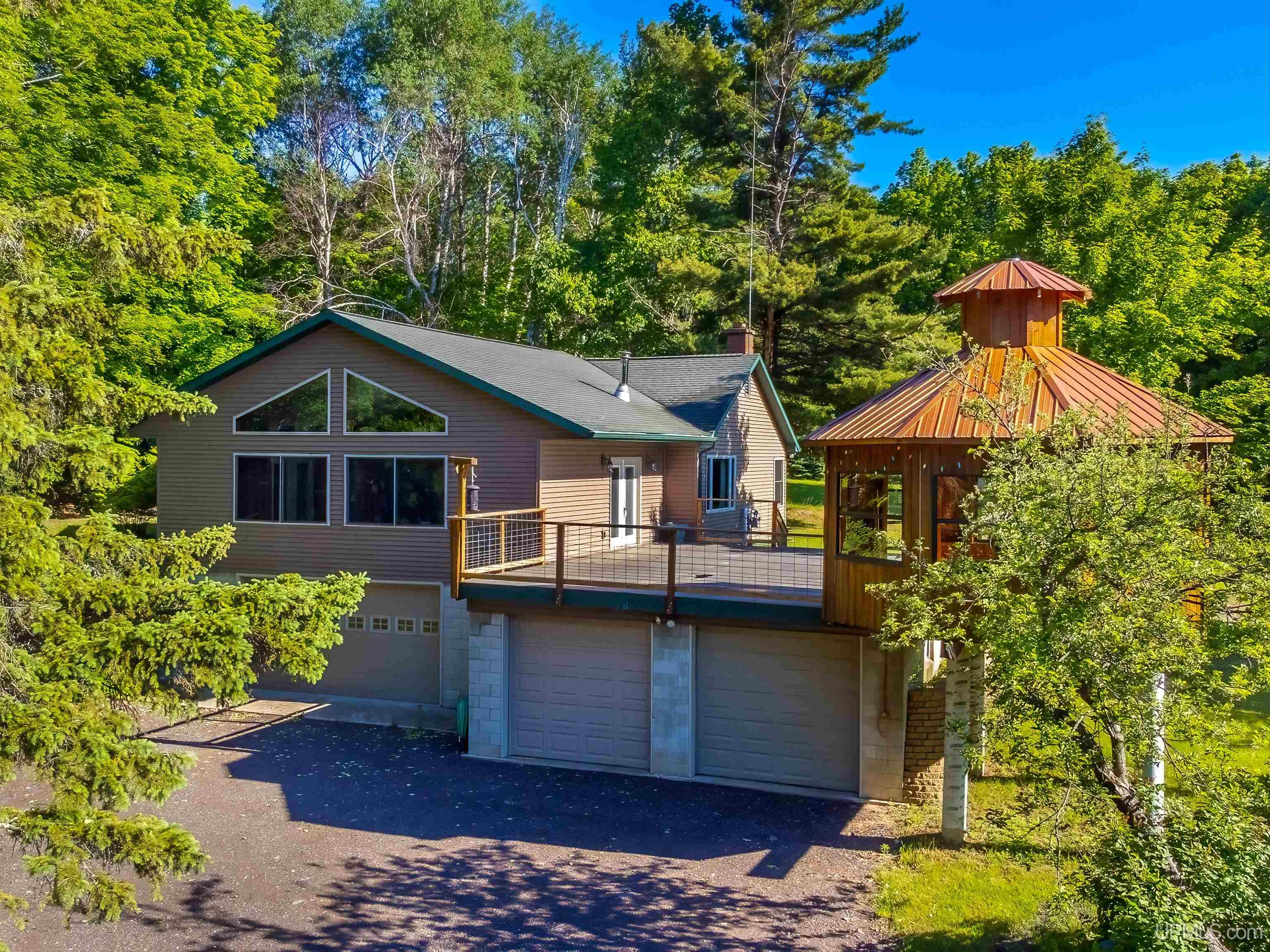 Grove St, Marquette, MI 49855