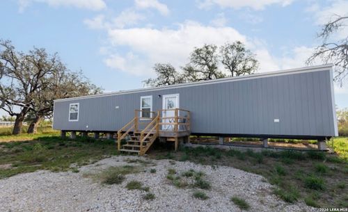 937 County Road 7711, Devine, TX, 78016-5182 | Card Image