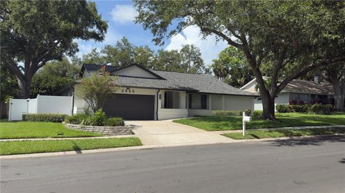 2905 Bluffs Dr, LARGO, FL, 33770-2715 | Card Image