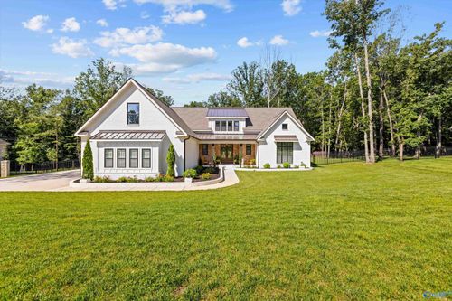 63 Trail Loop Rd Se, Huntsville, AL, 35803-3852 | Card Image