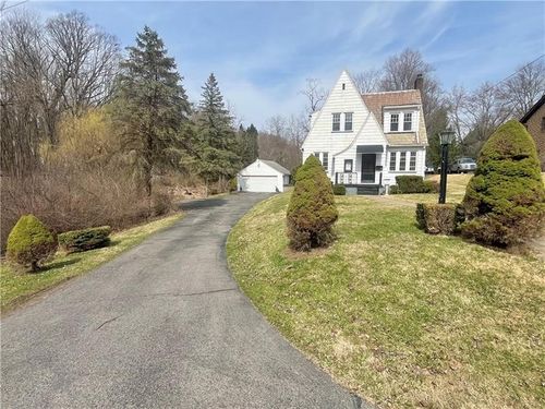 310 W Meyer Ave, New Castle, PA, 16105-1919 | Card Image