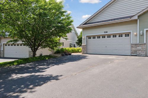 739 Park Brook Rd Nw, Isanti, MN, 55040-7039 | Card Image