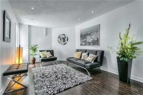 upper-9 Upton Cres, Markham, ON, L3R3T3 | Card Image