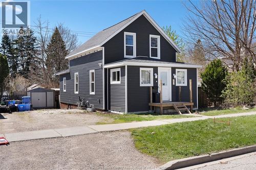 30 Askew Street, Leamington, ON, N8H1X7 | Card Image