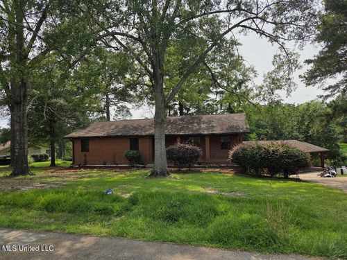 329 Arapaho Ln, Madison, MS, 39110-9194 | Card Image