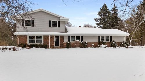 10532 N Council Hills Drive, Mequon, WI, 53097 | Card Image