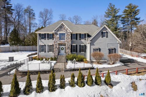 102 Hunter Dr, West Hartford, CT, 06107-1017 | Card Image