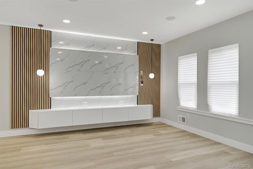 11235 Wade St, Detroit, MI, 48213-1608 | Card Image