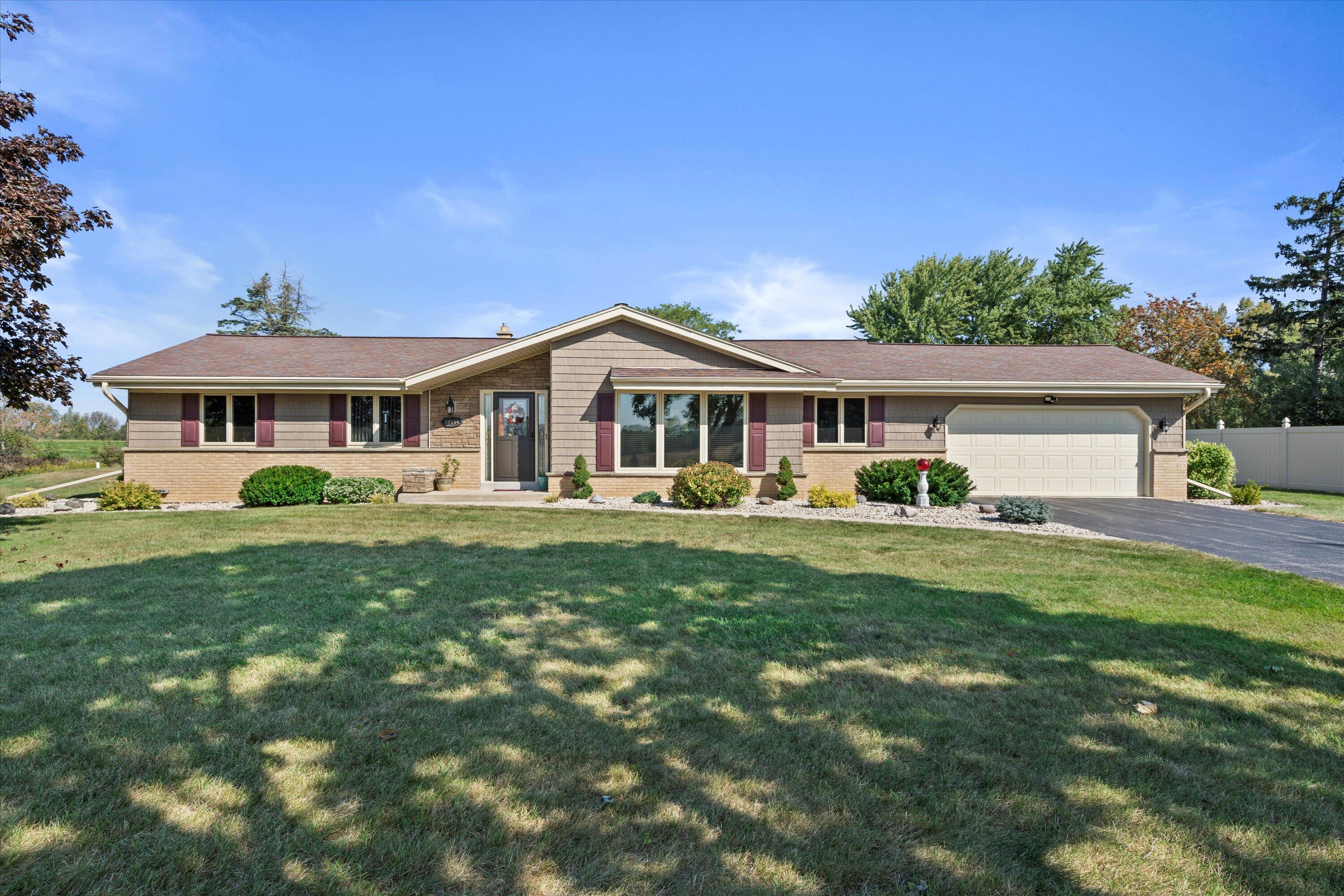 Oakwood Rd, Franklin, WI 53132