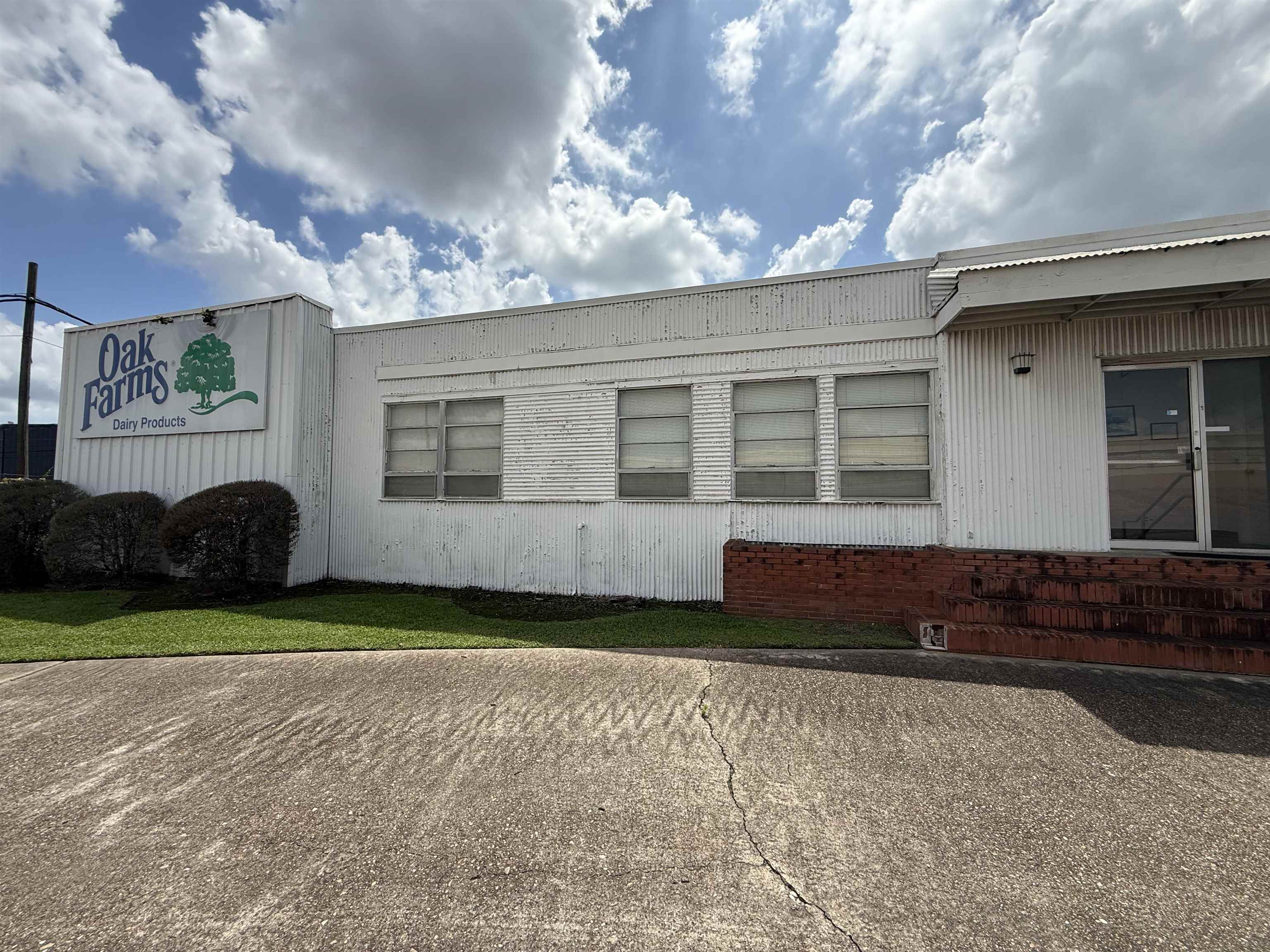 Commercial Sale in Beaumont 2