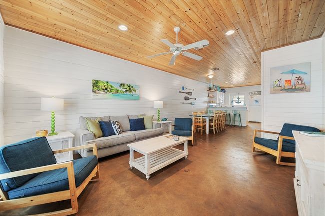 202 - 2120 S 11 Th St, Townhouse with 3 bedrooms, 3 bathrooms and null parking in Port Aransas TX | Image 4