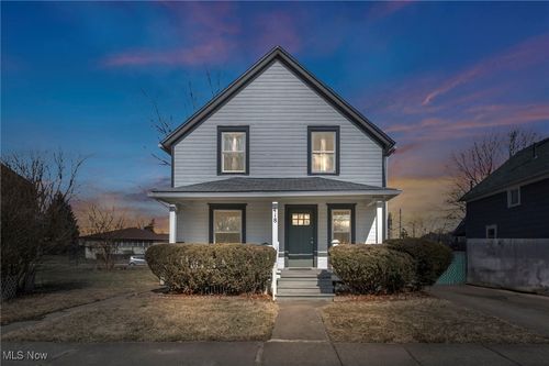 418 W 17th St, Lorain, OH, 44052-3702 | Card Image