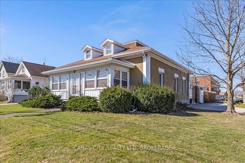 49 Pine St S, Thorold, ON, L2V3L5 | Card Image