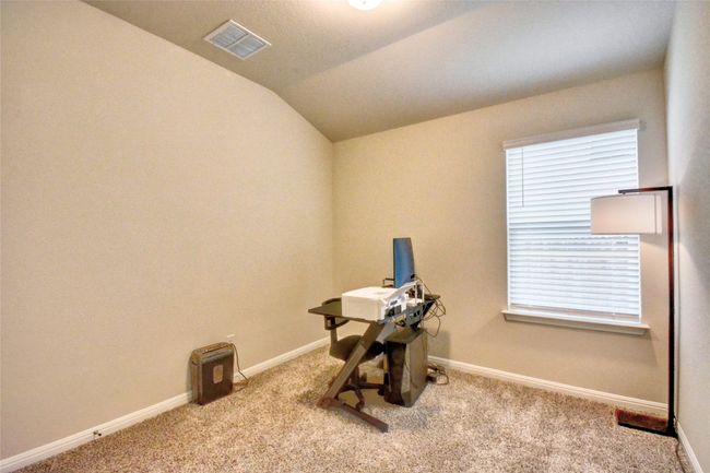 257 Fossil Dr, House other with 4 bedrooms, 2 bathrooms and 2 parking in Kyle TX | Image 9