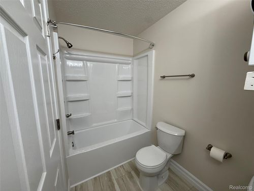 140 S. Saginaw Unit 2 Street, Byron Village, MI, 48418 | Card Image