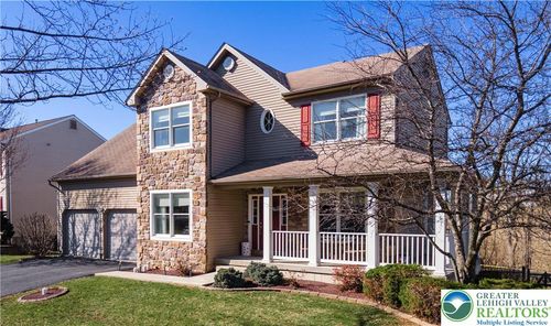 25 Millbrook Ct, Palmer Twp, PA, 18045-7476 | Card Image