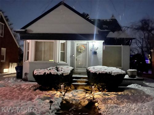 9979 Berwyn, Redford, MI, 48239-2120 | Card Image