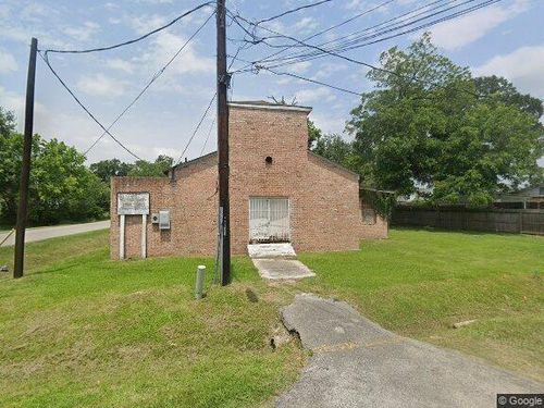 906 Fortune St, Houston, TX, 77088-6220 | Card Image