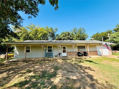 415696 E 1094, House other with 3 bedrooms, 2 bathrooms and null parking in Checotah OK | Image 2