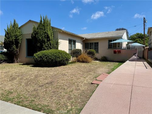 3246 Cerritos Ave, Signal Hill, CA, 90755-5123 | Card Image