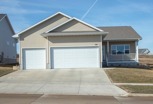 1310 1st St Se, Waverly, IA, 50677-4702 | Card Image