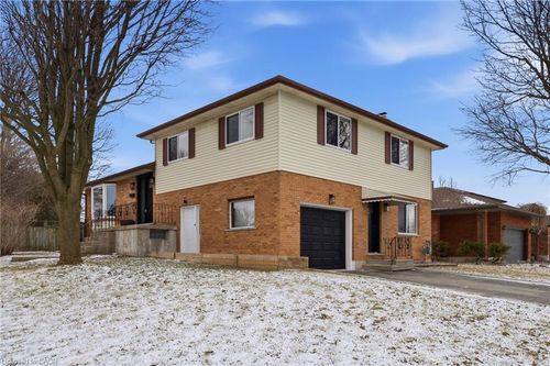 235 Elliott St, Cambridge, ON, N1R2L2 | Card Image