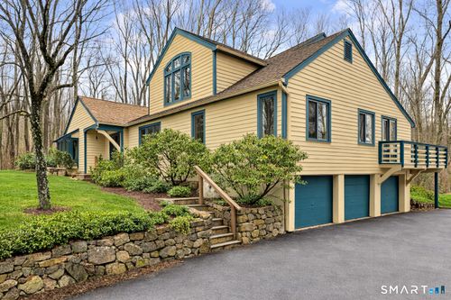 105 Old Hwy, Wilton, CT, 06897-3116 | Card Image
