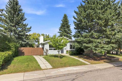 148 Cantrell Dr Sw, Calgary, AB, T2W2M6 | Card Image