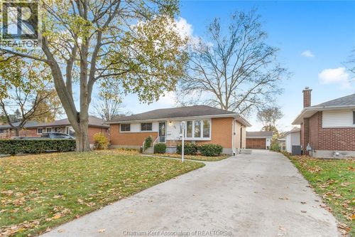 42 Lincoln Rd, Chatham, ON, N7M4Y7 | Card Image
