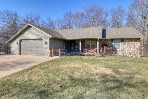W276S4440 Elk Valley Ct, Waukesha, WI, 53189-6437 | Card Image