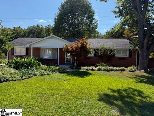 15 Fairlawn Cir, Greenville, SC, 29617-1305 | Card Image