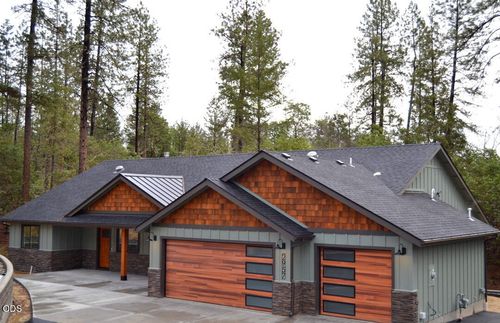 2643 Sylvan Dr, Grants Pass, OR, 97527 | Card Image