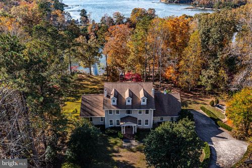 673 Nugent Ln, Weems, VA, 22576-2131 | Card Image