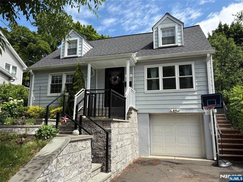 33 Yantecaw Ave, Bloomfield, NJ, 07003-2834 | Card Image