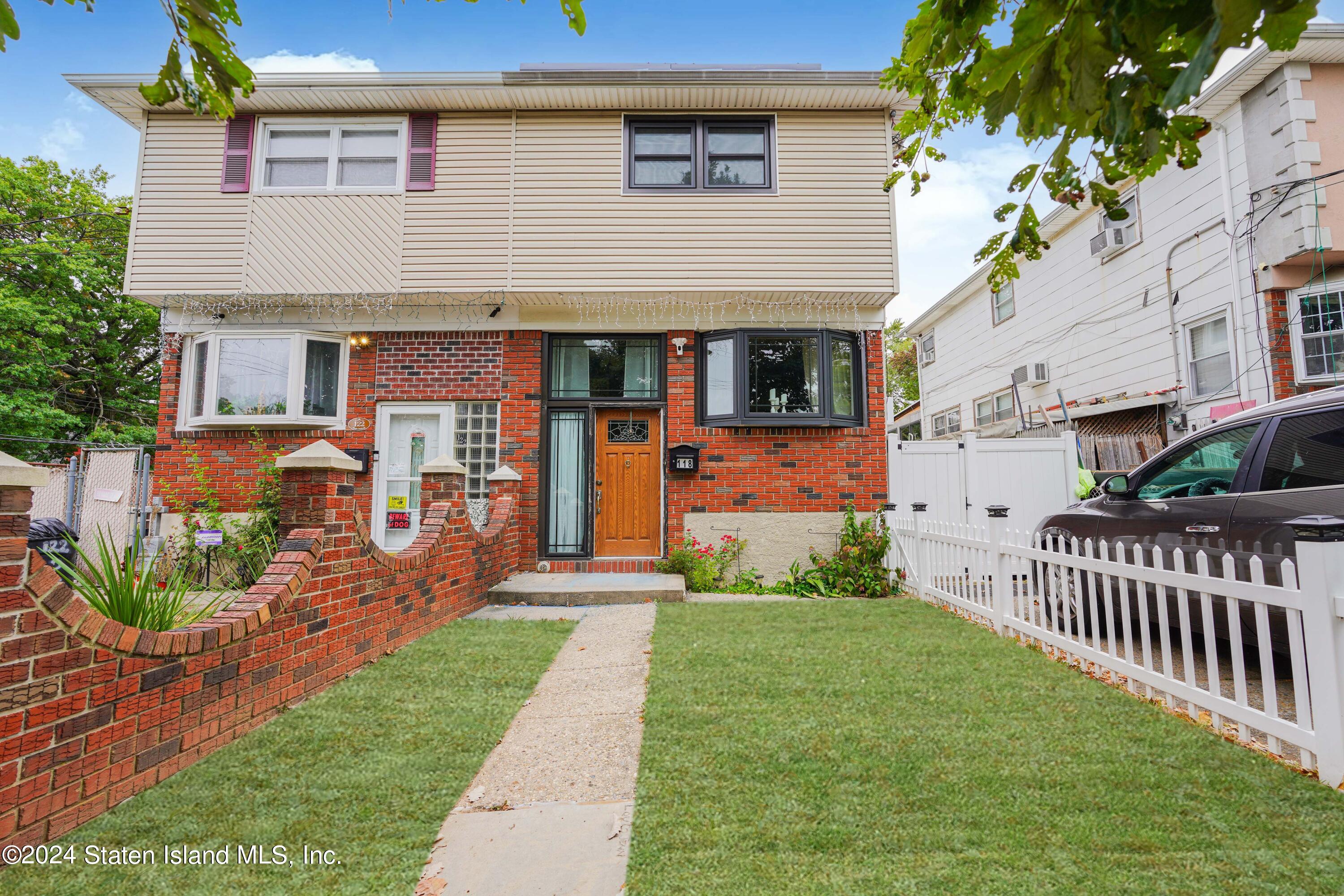 Maple Pkwy, Staten Island, NY 10303
