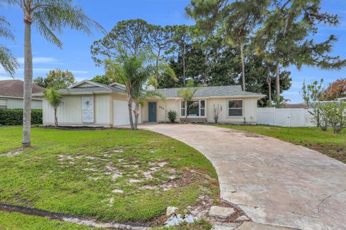 552 Sw Eyerly Ave, Port St. Lucie, FL, 34983-2944 | Card Image