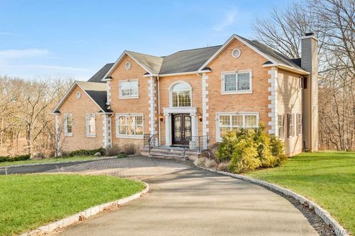 34 Renfrew Rd, New City, NY, 10956-5824 | Card Image