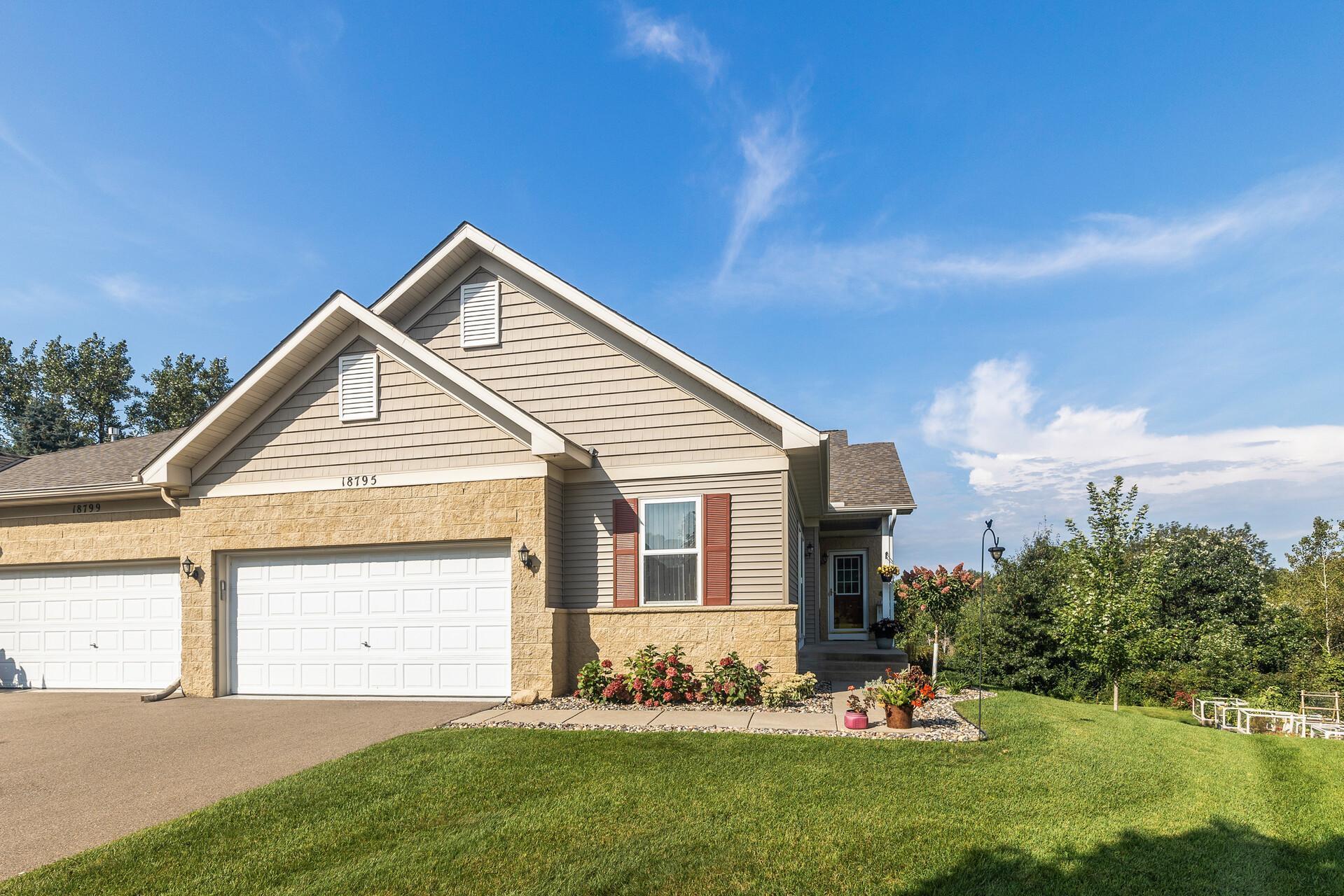 Jordan Cir, Lakeville, MN 55044