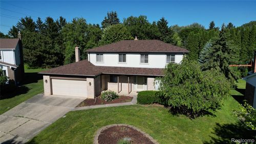 16966 White Haven Dr, Northville, MI, 48168-2364 | Card Image