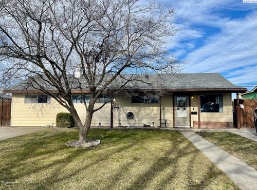 2402 Dover St, Richland, WA, 99352-4038 | Card Image