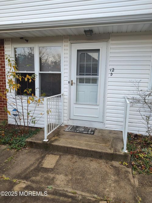 12 Snowberry Ln, Whiting, NJ, 08759-3086 | Card Image