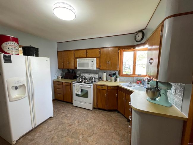 8843 N Center, House other with 3 bedrooms, 2 bathrooms and null parking in Bryant IN | Image 21