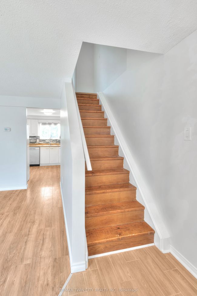 44 Cole Rd, House attached with 3 bedrooms, 2 bathrooms and 3 parking in Guelph ON | Image 11