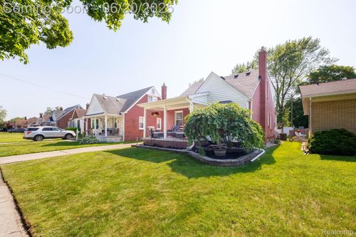 1040 17th St, Wyandotte, MI, 48192-3119 | Card Image