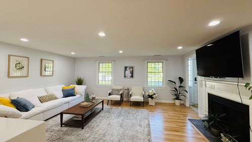 52-52 Jericho Rd, Weston, MA, 02493-1220 | Card Image