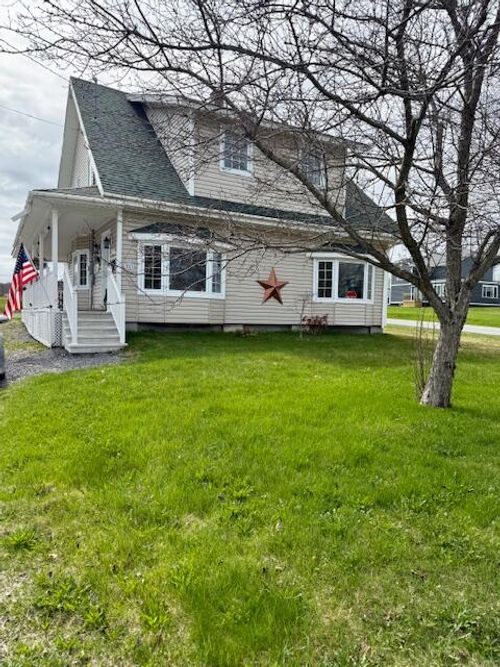 321 Main Street, Van Buren, ME, 04785 | Card Image