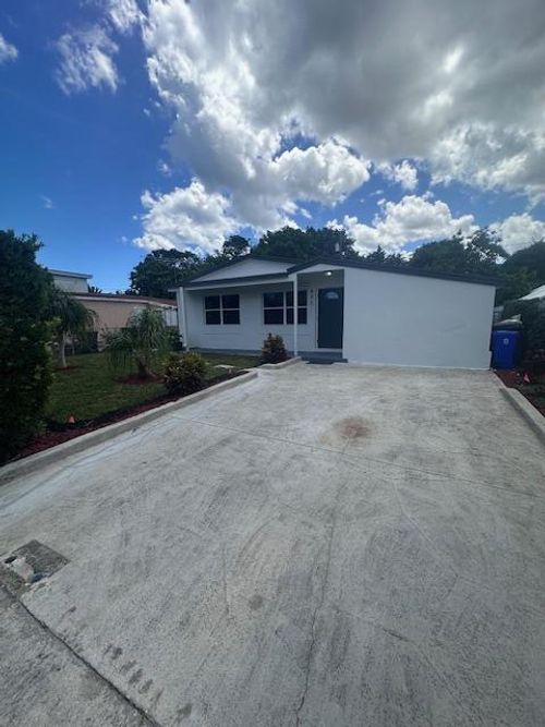 430 Barnett St, West Palm Beach, FL, 33405-4802 | Card Image