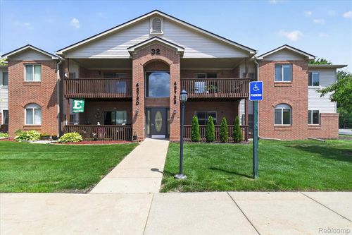 45720 Prairiegrass Ct, Van Buren Township, MI, 48111-6429 | Card Image
