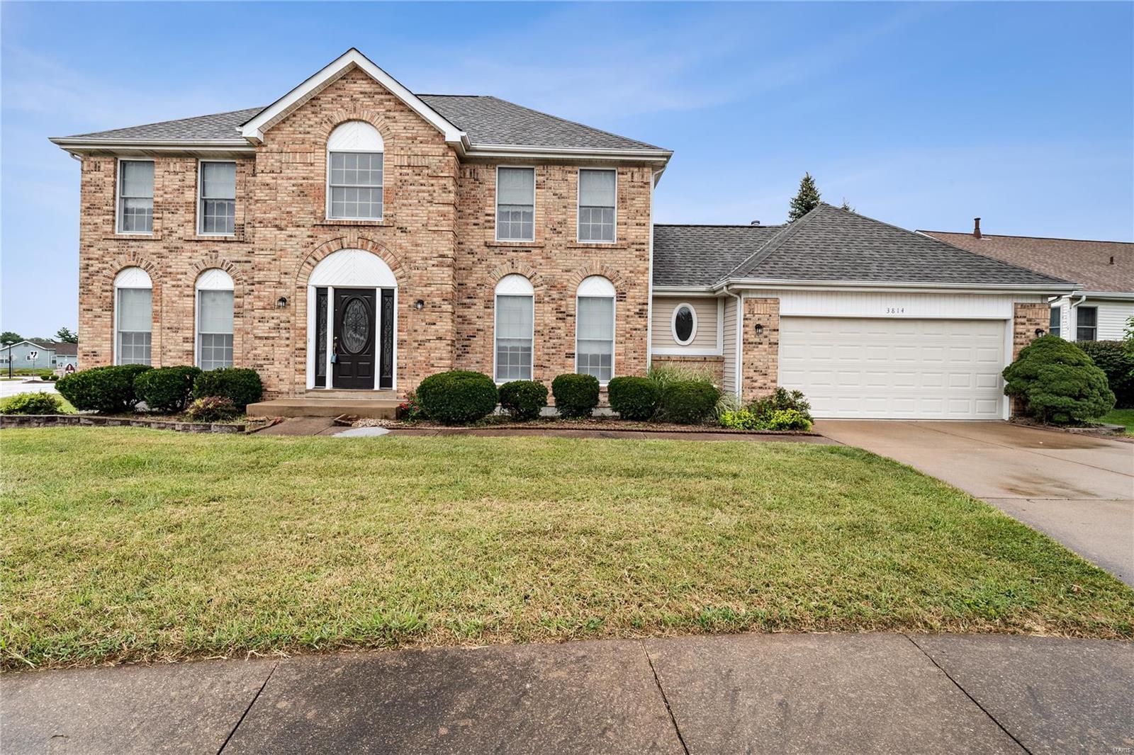 Triple Crown Dr, Florissant, MO 63034